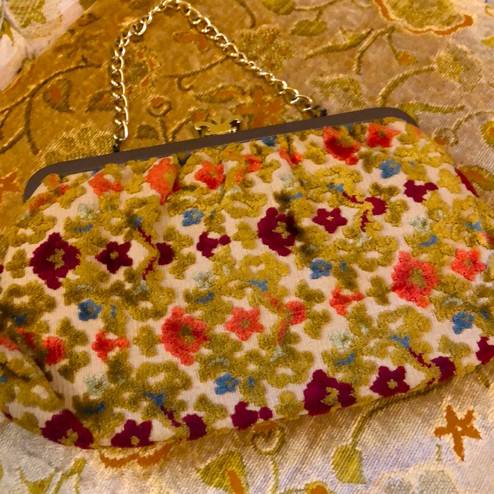 SOLD Vintage Floral Tapestry Clutch Purse